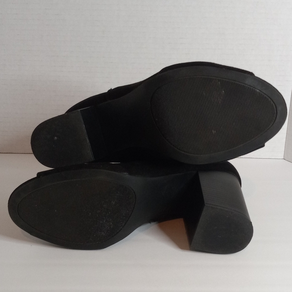 Apt.9 "Defined Comfort", Opened Toe Black Suede Ankle Boot. - Picture 4 of 9